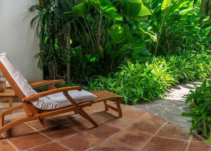 Capitan Suizo Beachfront Boutique Hotel