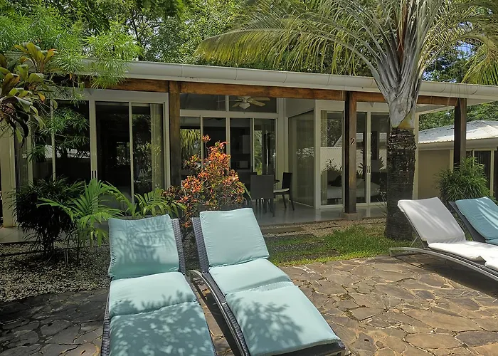The Breeze Hotel & Villas